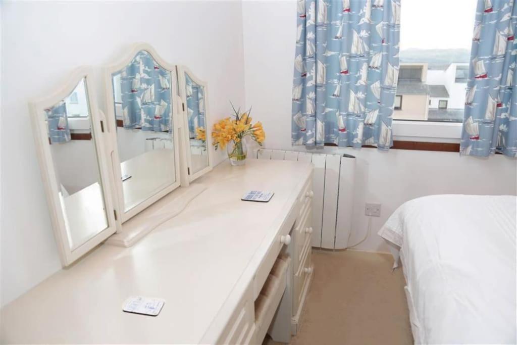 Harbour Haven: Spectacular Views Apartment Porthmadog Exterior photo